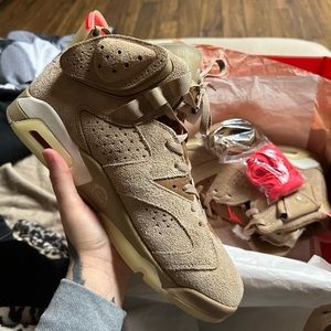 travis scott 6s british khaki outfit